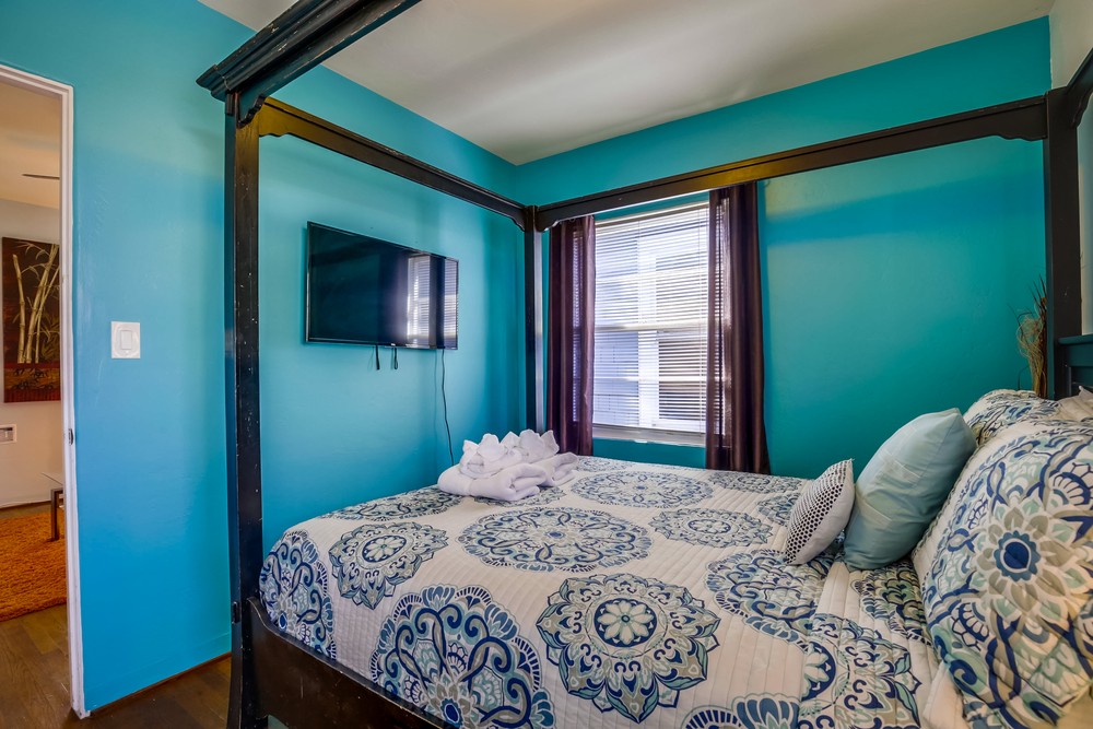 Virtual tour photo 25 of 32 for 872 Thomas Ave