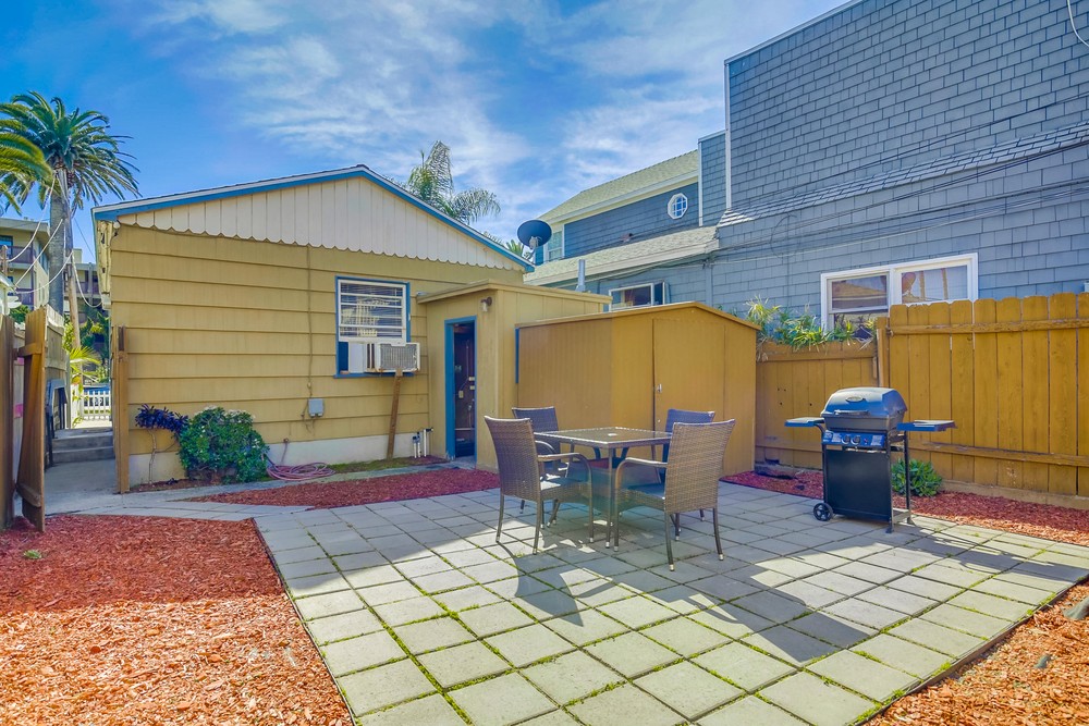 Virtual tour photo 30 of 32 for 872 Thomas Ave