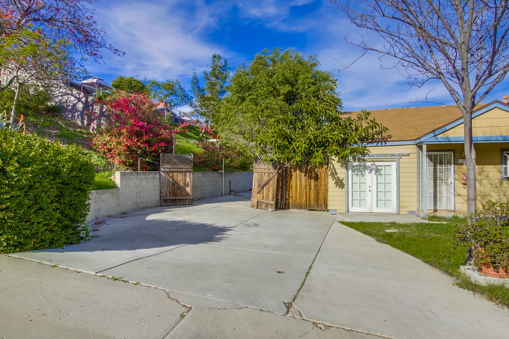Virtual tour photo 6 of 31 for 8720 San Vicente St