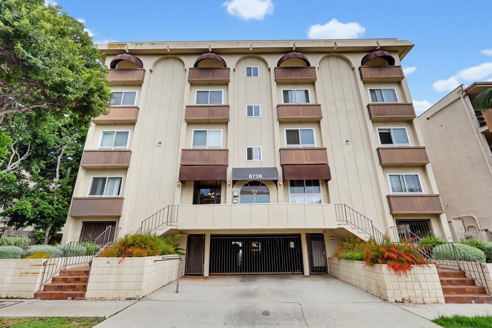 Virtual tour photo 4 of 76 for 8738 Delgany Ave
