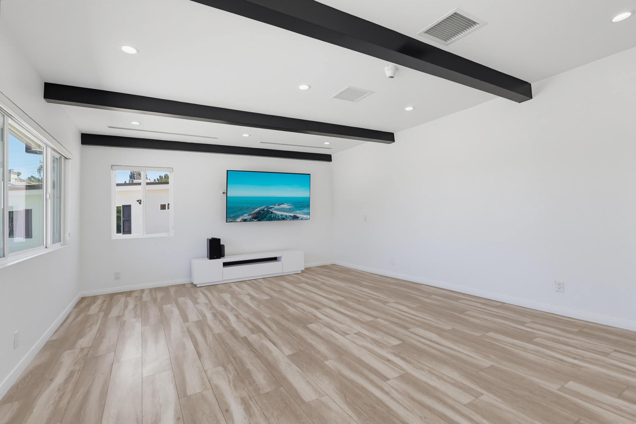 Virtual tour photo 20 of 178 for 8740 Paso Robles Ave