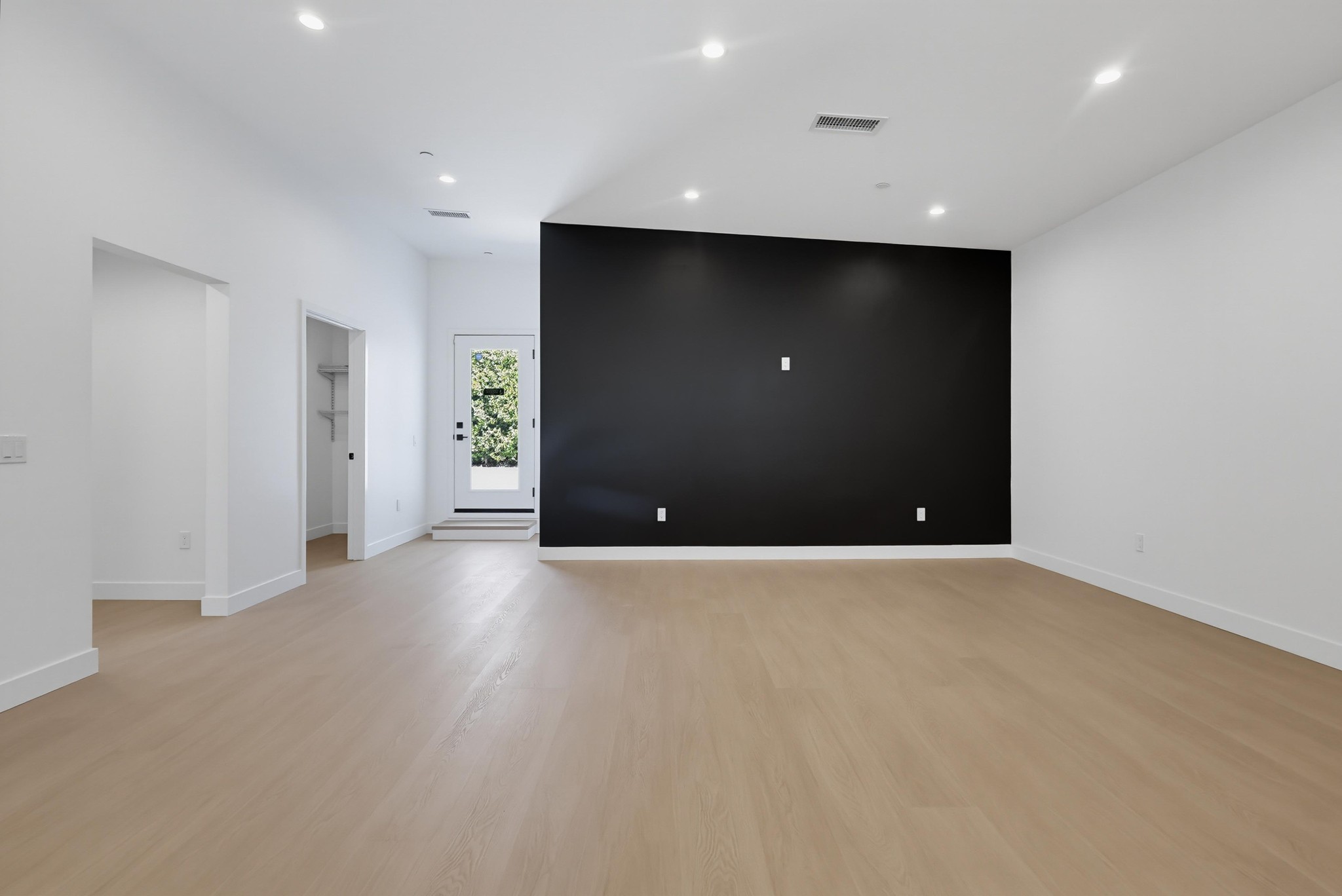 Virtual tour photo 102 of 178 for 8740 Paso Robles Ave