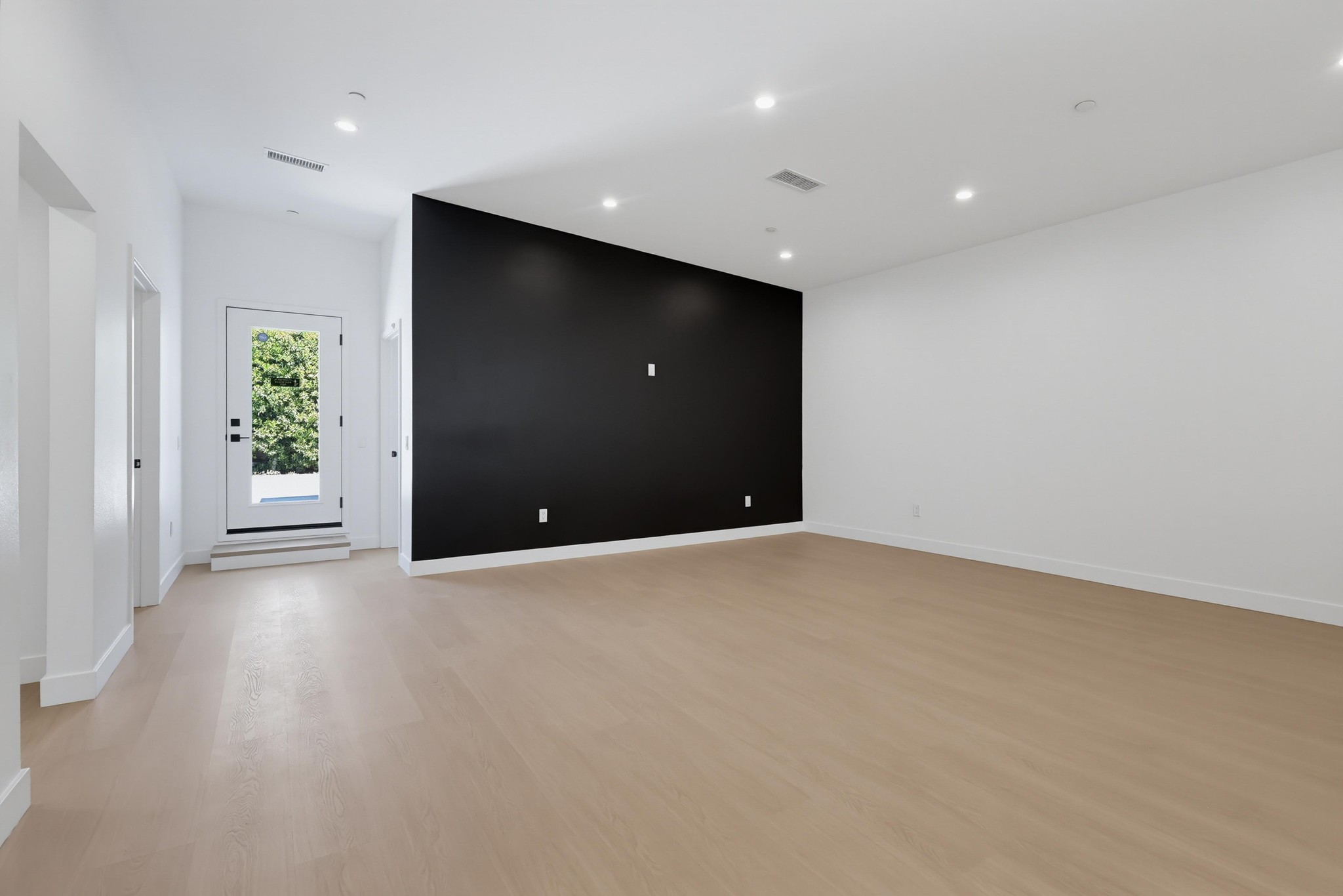 Virtual tour photo 103 of 178 for 8740 Paso Robles Ave
