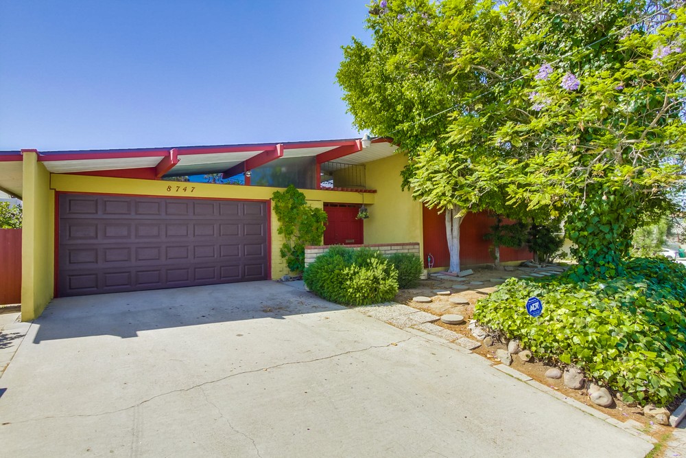 Virtual tour photo 4 of 38 for 8747 Lake Ashmere Dr