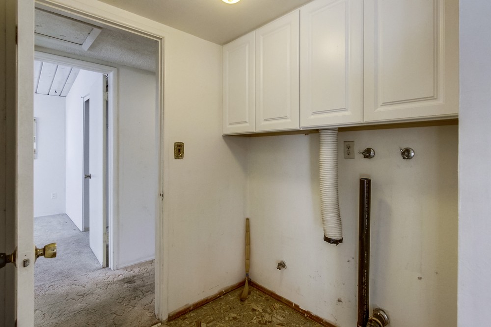 Virtual tour photo 30 of 38 for 8747 Lake Ashmere Dr
