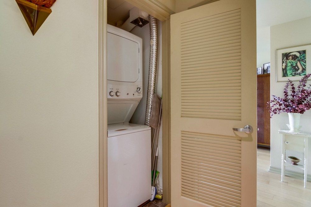 Virtual tour photo 31 of 38 for 875 G street #409 