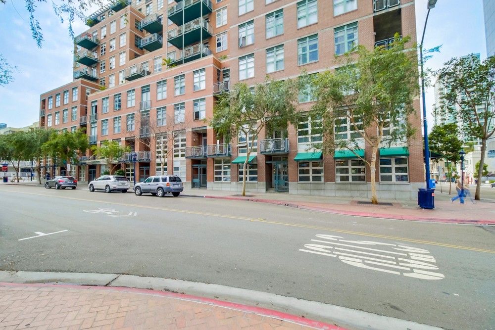 Virtual tour photo 1 of 40 for 877 Island Ave #101