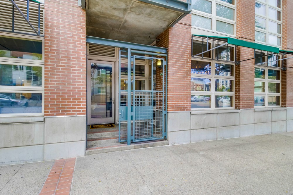 Virtual tour photo 6 of 40 for 877 Island Ave #101