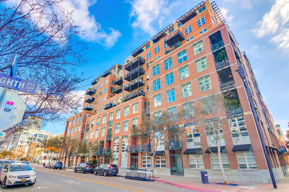 Virtual tour photo 1 of 56 for 877 Island Ave