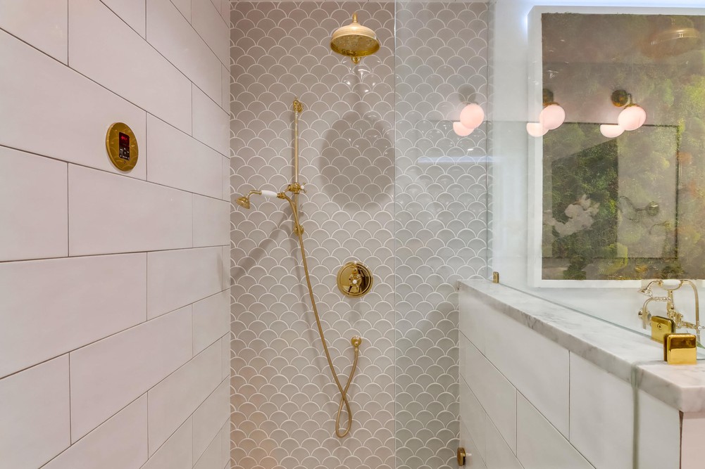 Virtual tour photo 54 of 56 for 877 Island Ave