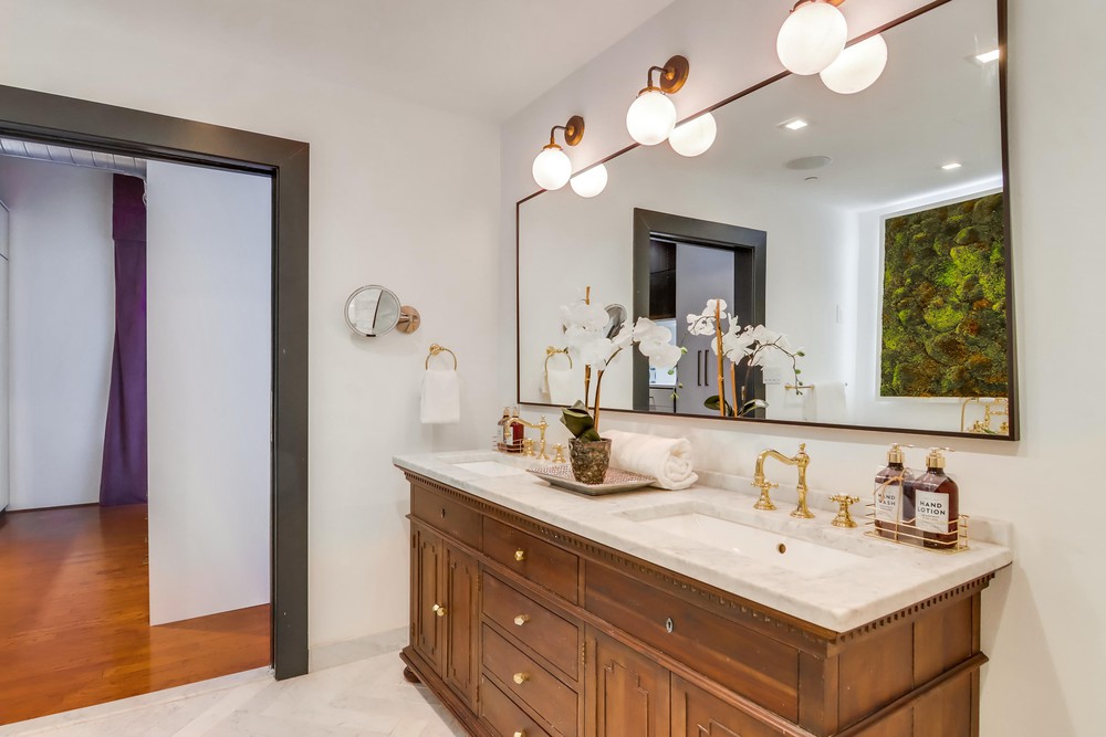 Virtual tour photo 55 of 56 for 877 Island Ave