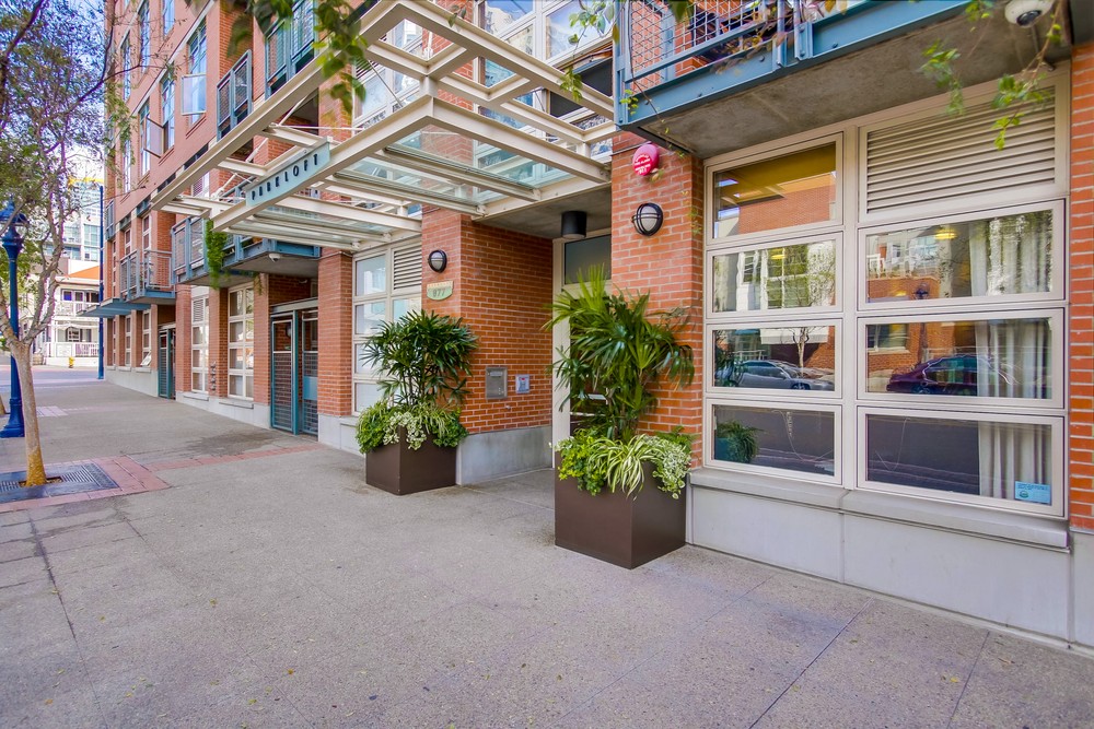 Virtual tour photo 5 of 57 for 877 Island Ave #707
