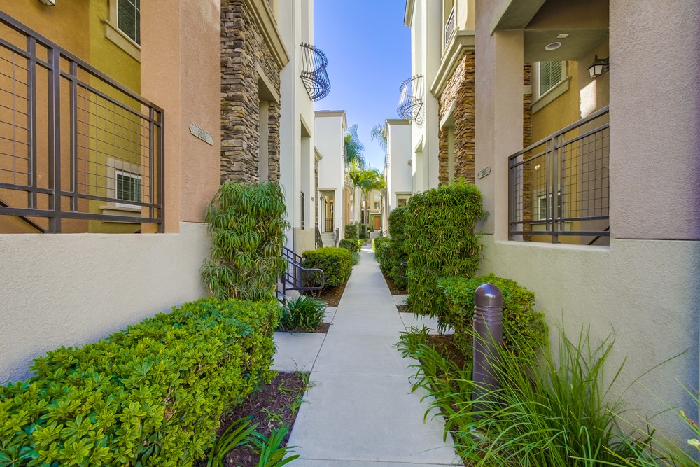 Virtual tour photo 4 of 28 for 8799 Promenade N Pl