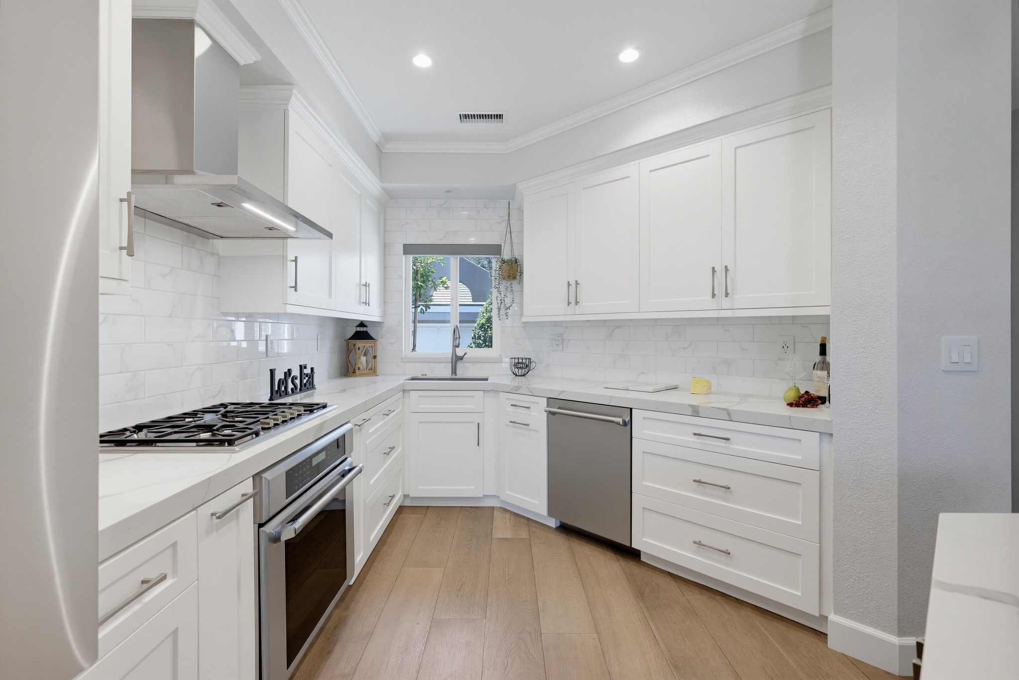 Virtual tour photo 15 of 86 for 88 Baycrest Ct