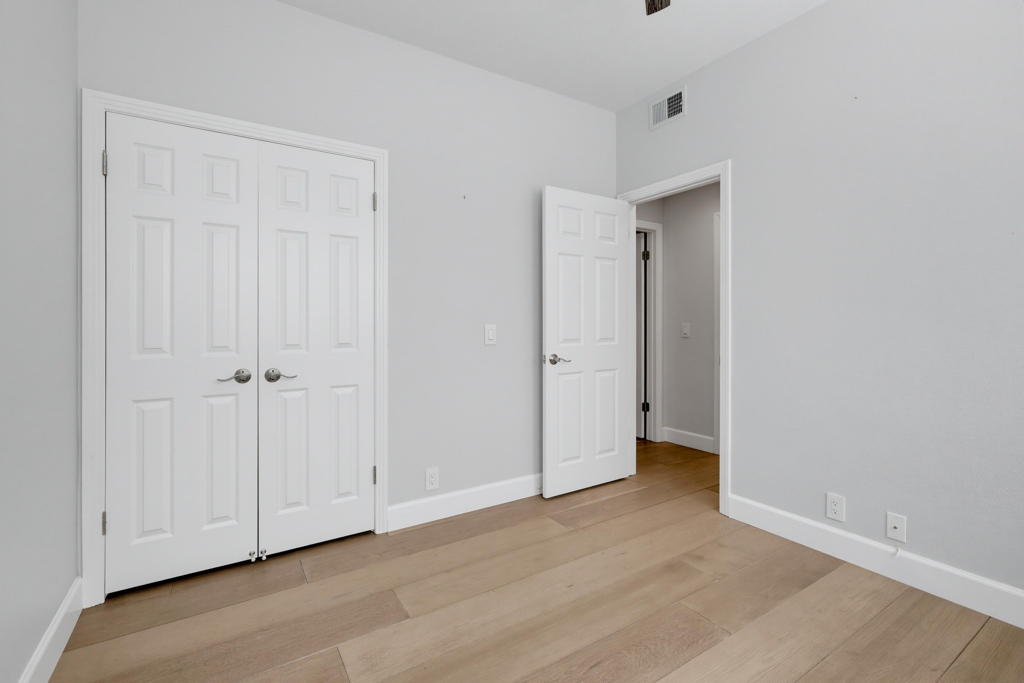 Virtual tour photo 45 of 86 for 88 Baycrest Ct
