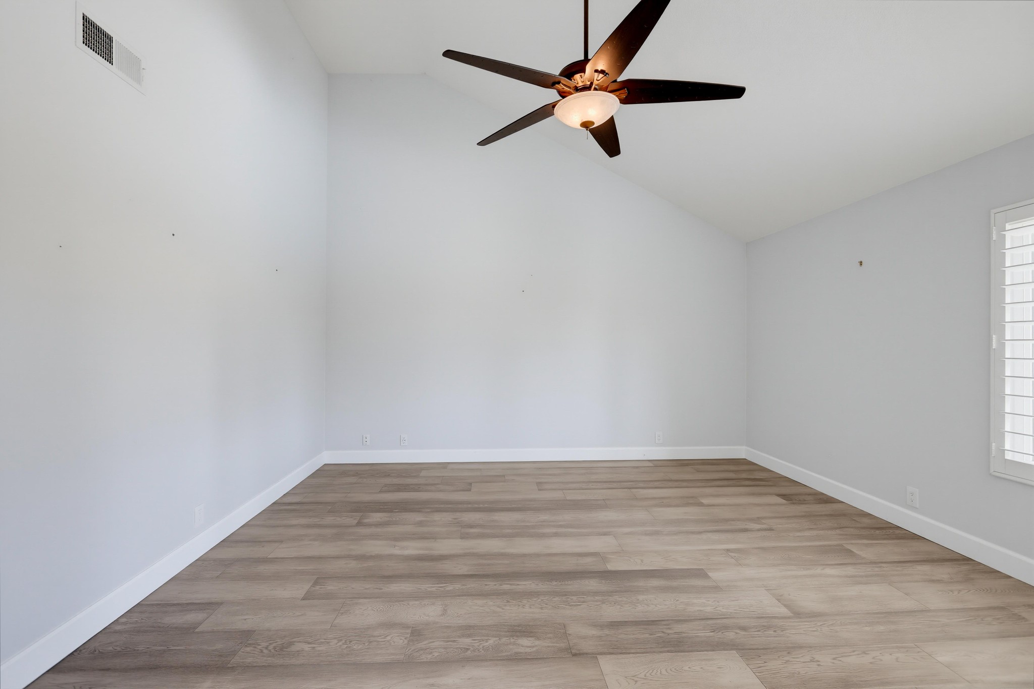 Virtual tour photo 49 of 86 for 88 Baycrest Ct