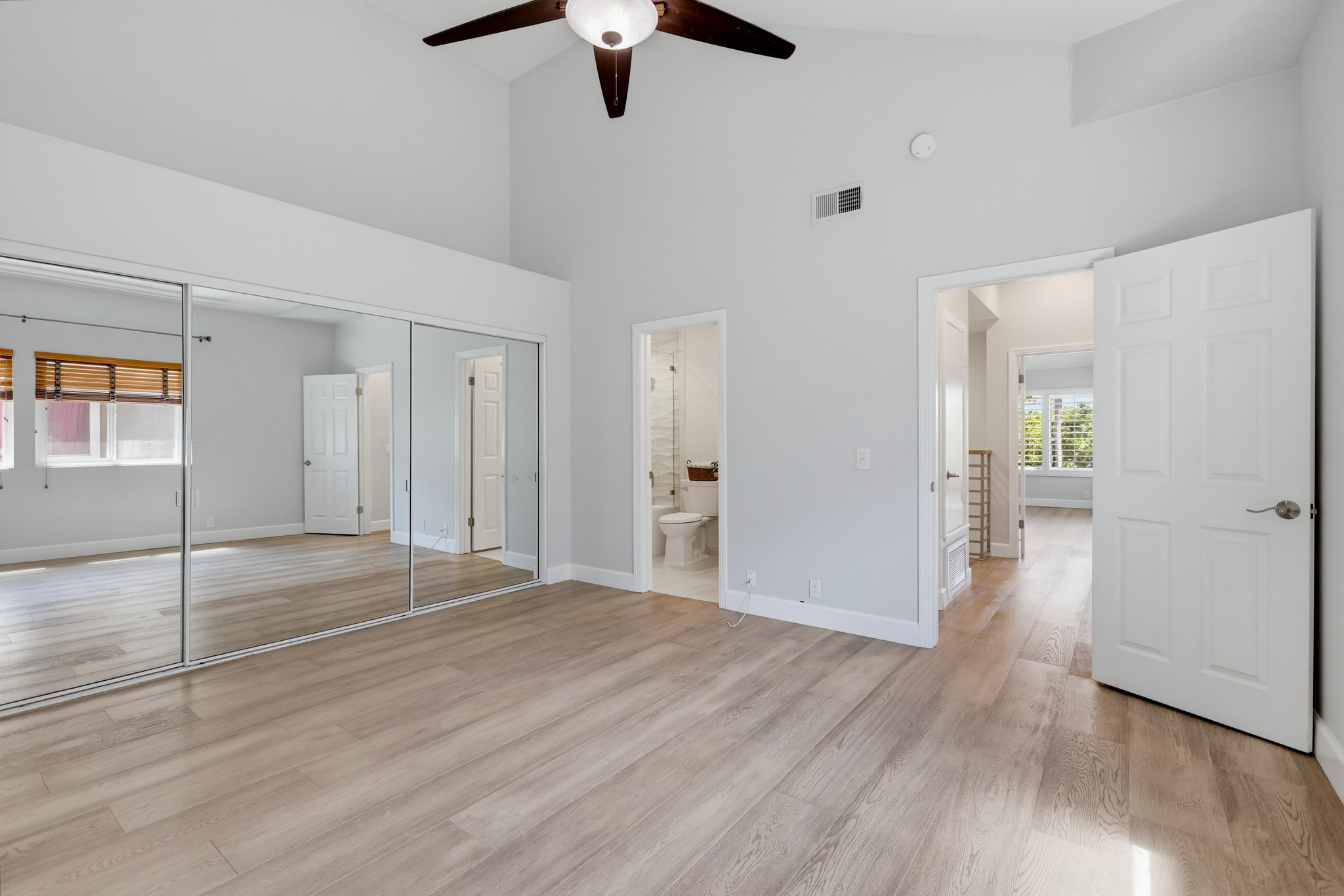 Virtual tour photo 71 of 86 for 88 Baycrest Ct