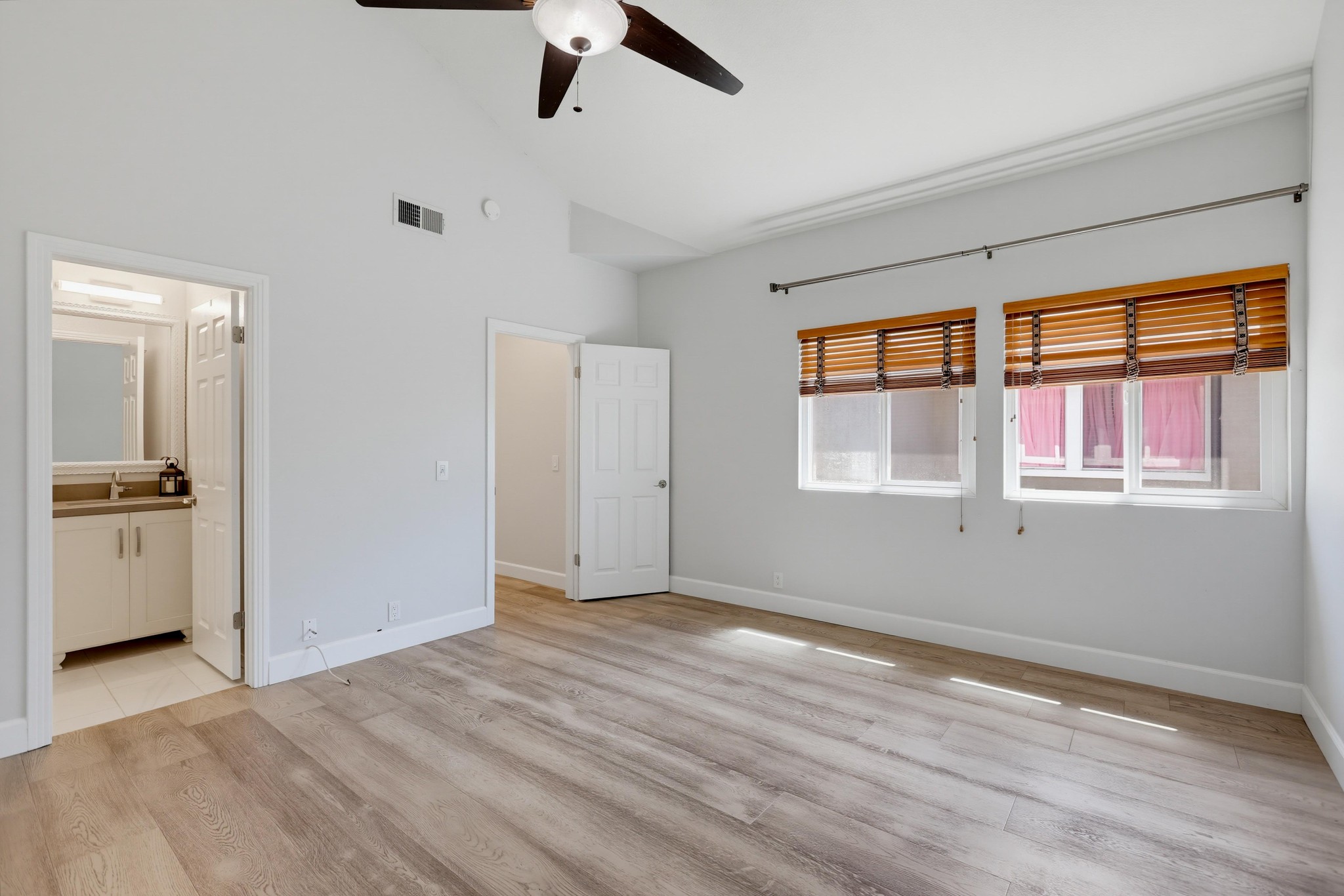 Virtual tour photo 72 of 86 for 88 Baycrest Ct