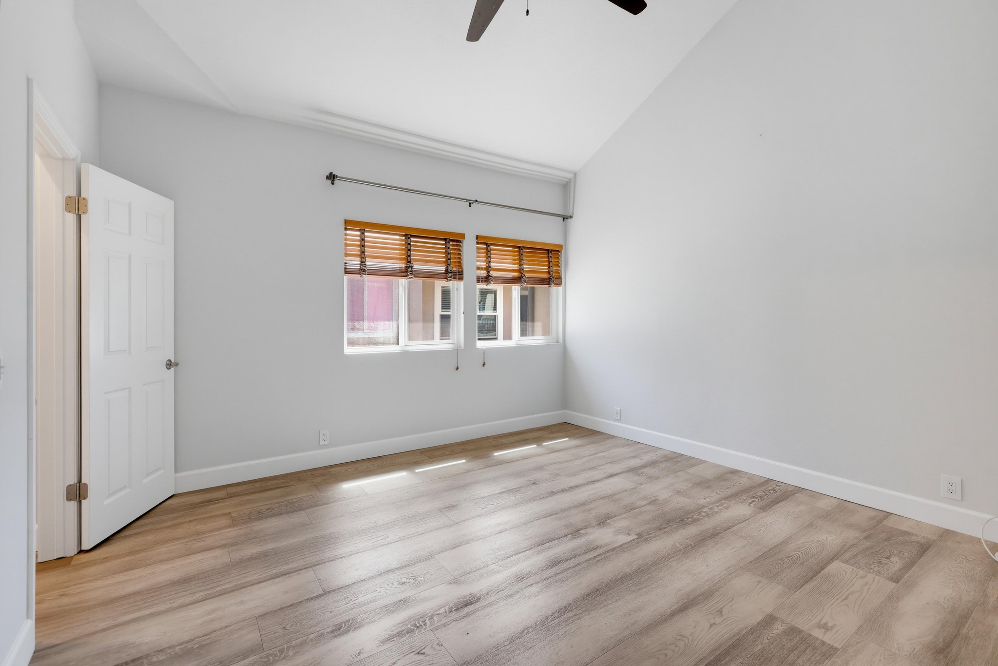 Virtual tour photo 73 of 86 for 88 Baycrest Ct