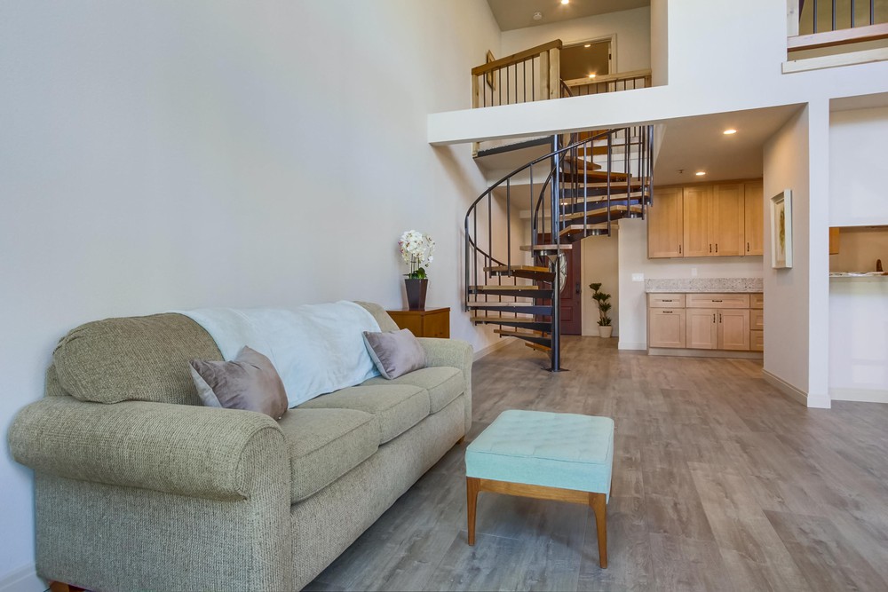 Virtual tour photo 10 of 42 for 881 Thomas Ave