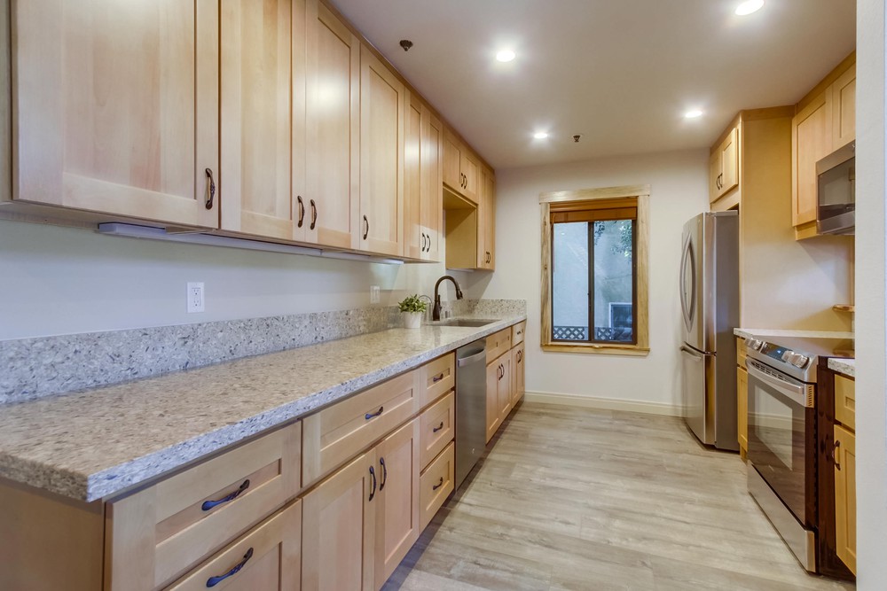 Virtual tour photo 15 of 42 for 881 Thomas Ave