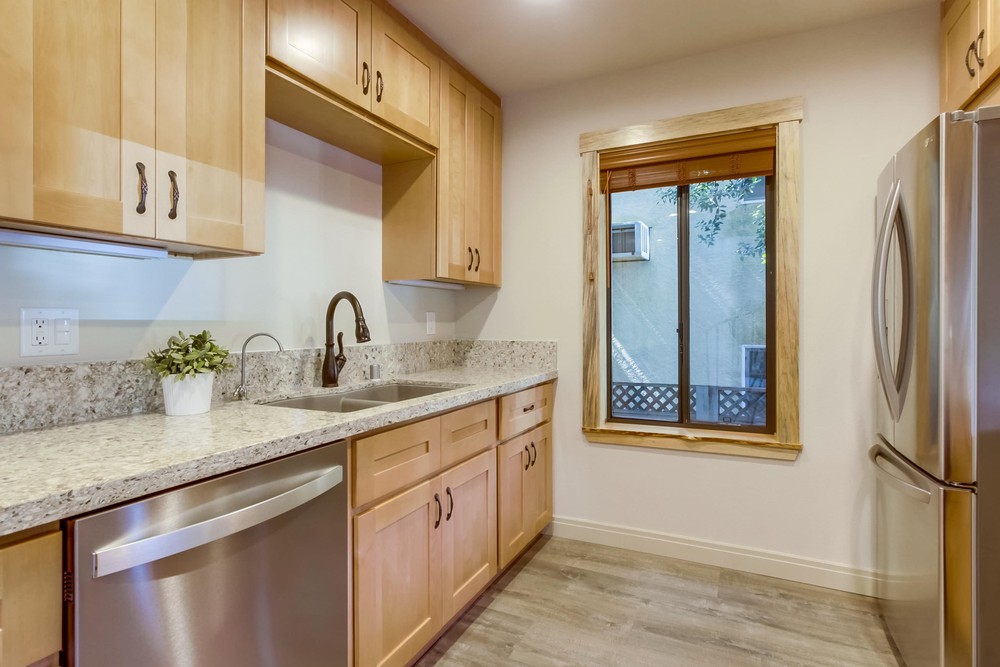 Virtual tour photo 16 of 42 for 881 Thomas Ave