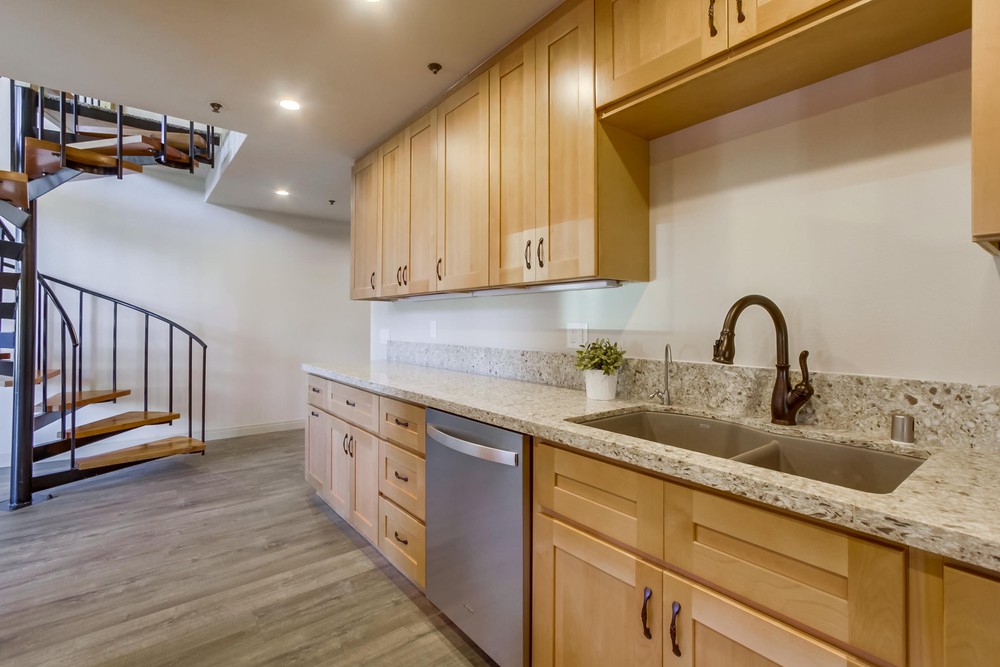 Virtual tour photo 18 of 42 for 881 Thomas Ave