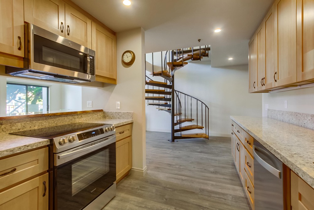 Virtual tour photo 19 of 42 for 881 Thomas Ave
