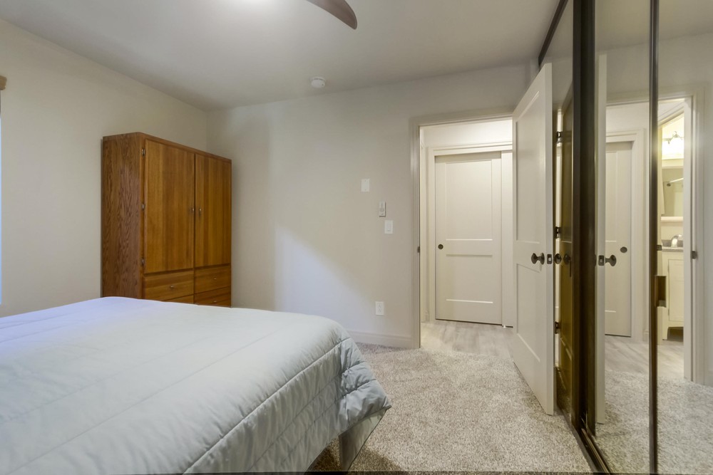 Virtual tour photo 22 of 42 for 881 Thomas Ave
