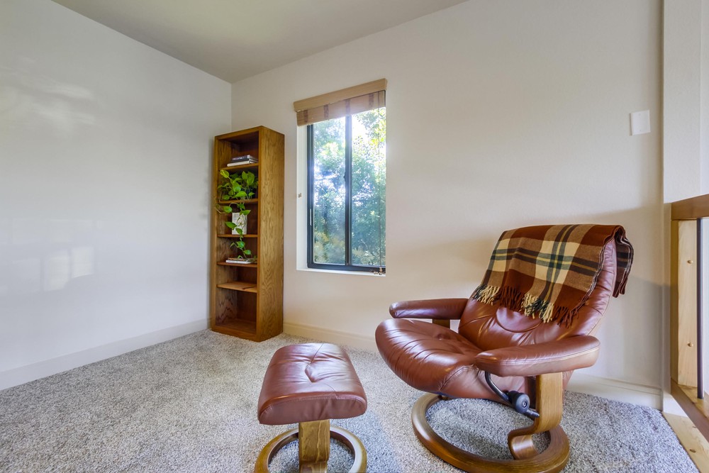 Virtual tour photo 28 of 42 for 881 Thomas Ave