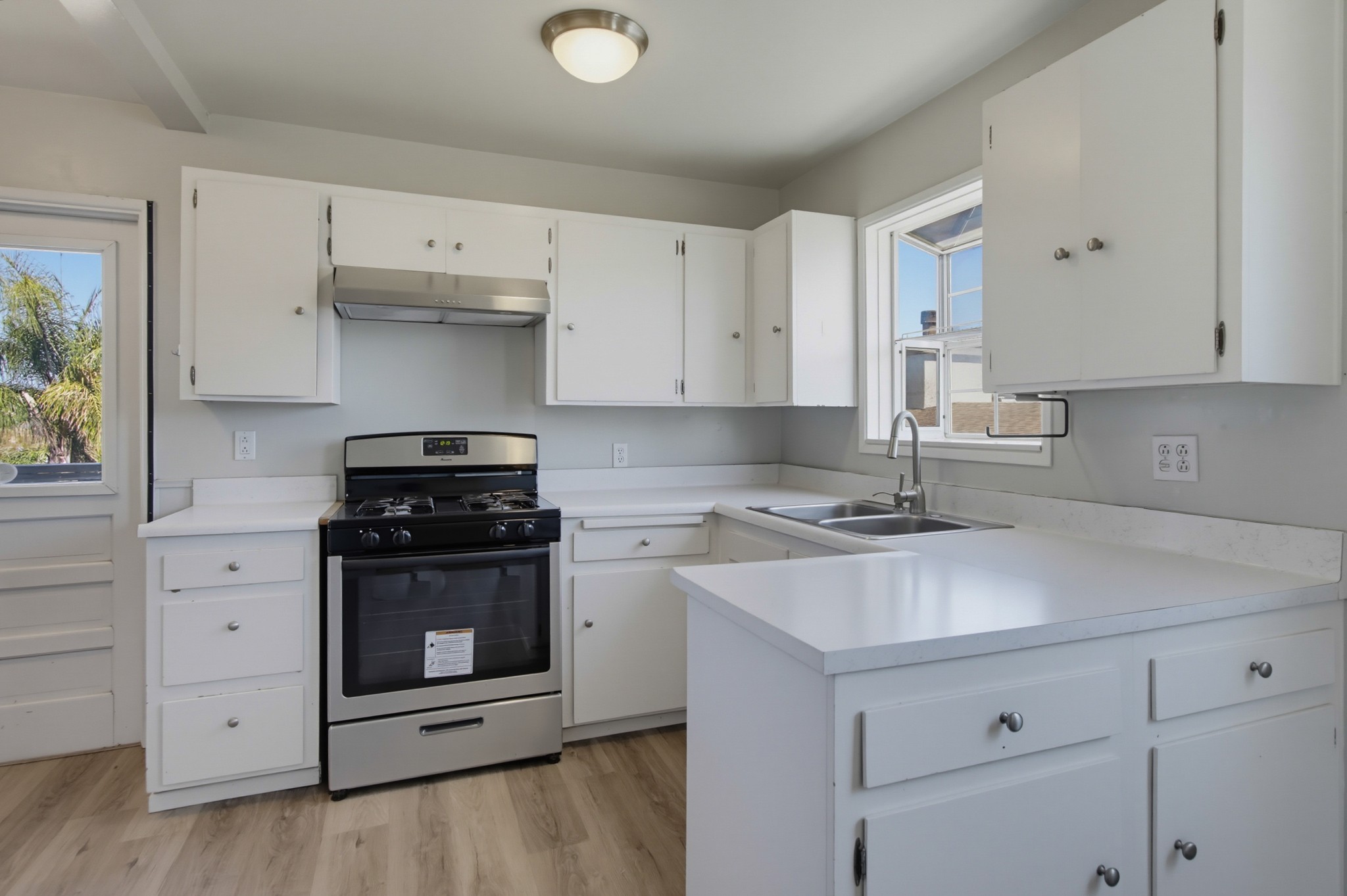 Virtual tour photo 14 of 53 for 8810 Hayes St