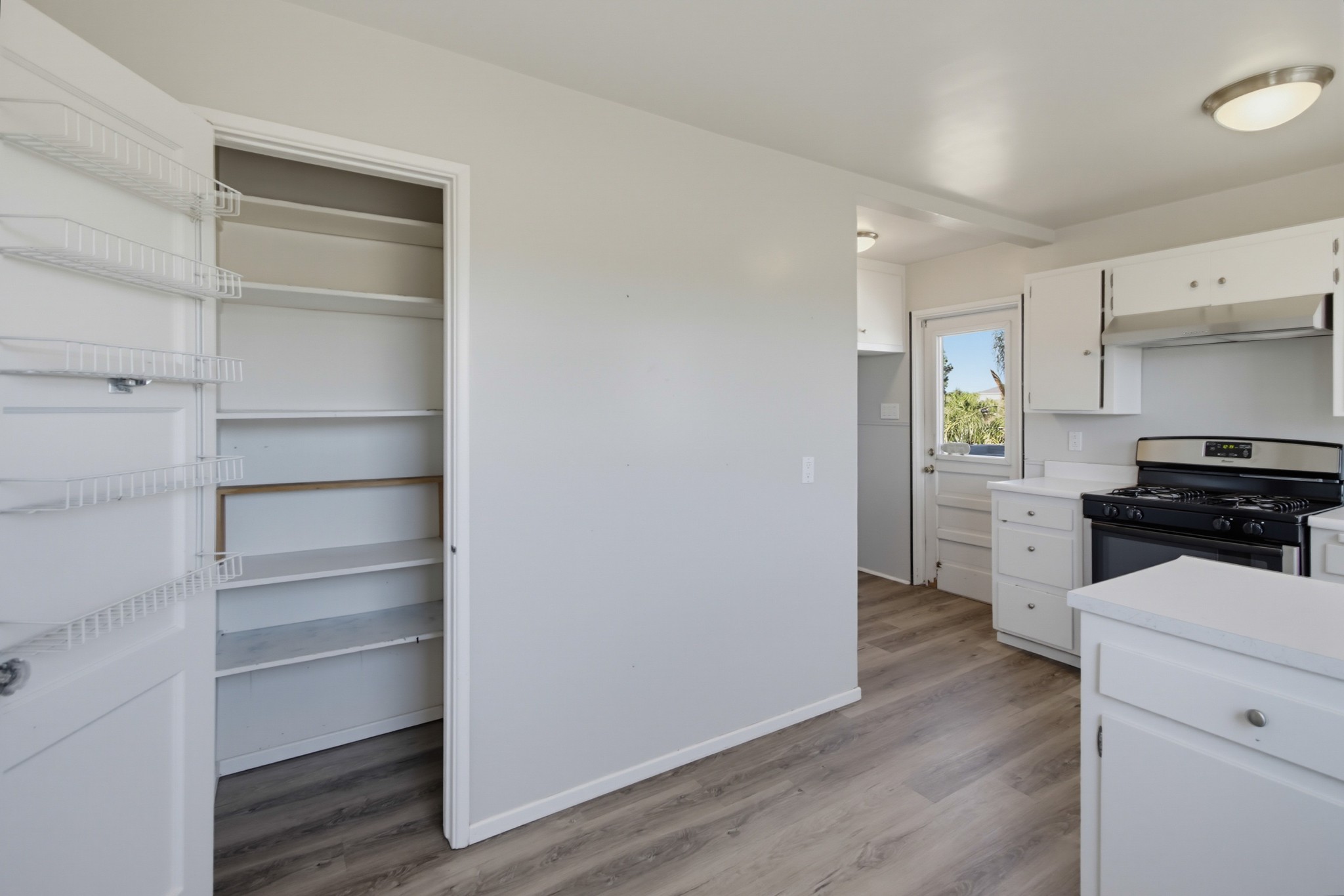Virtual tour photo 18 of 53 for 8810 Hayes St