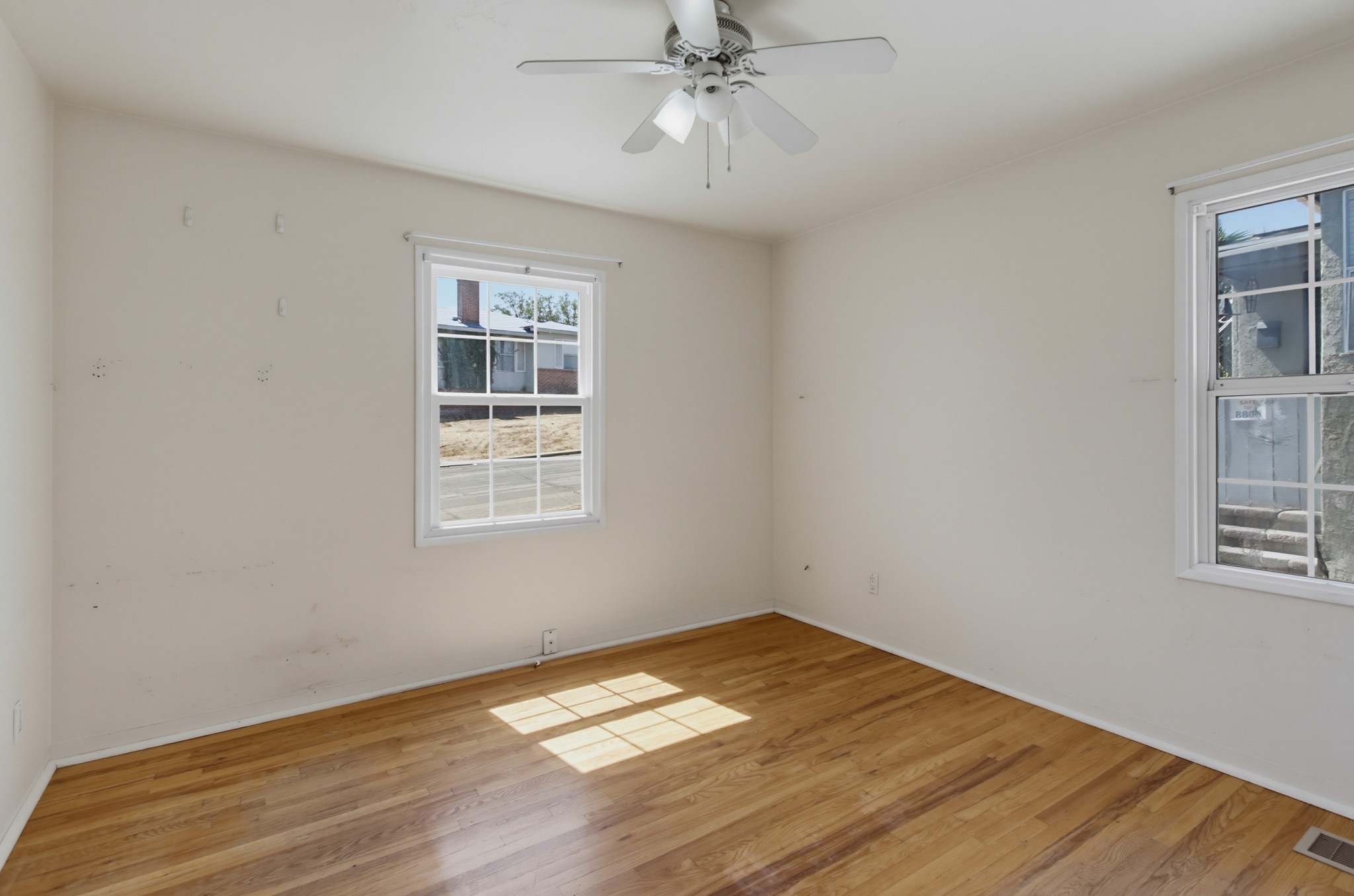 Virtual tour photo 21 of 53 for 8810 Hayes St