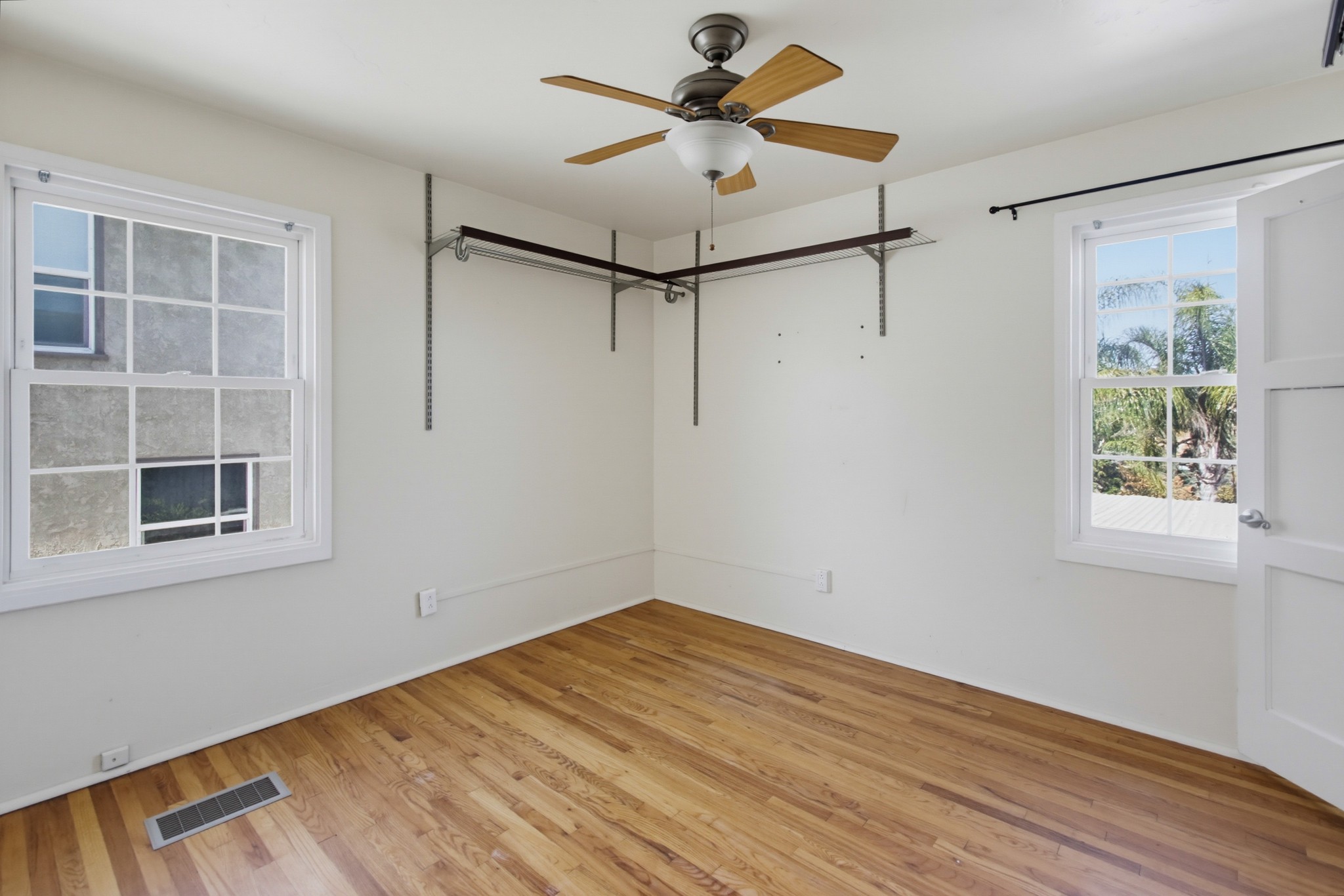 Virtual tour photo 24 of 53 for 8810 Hayes St