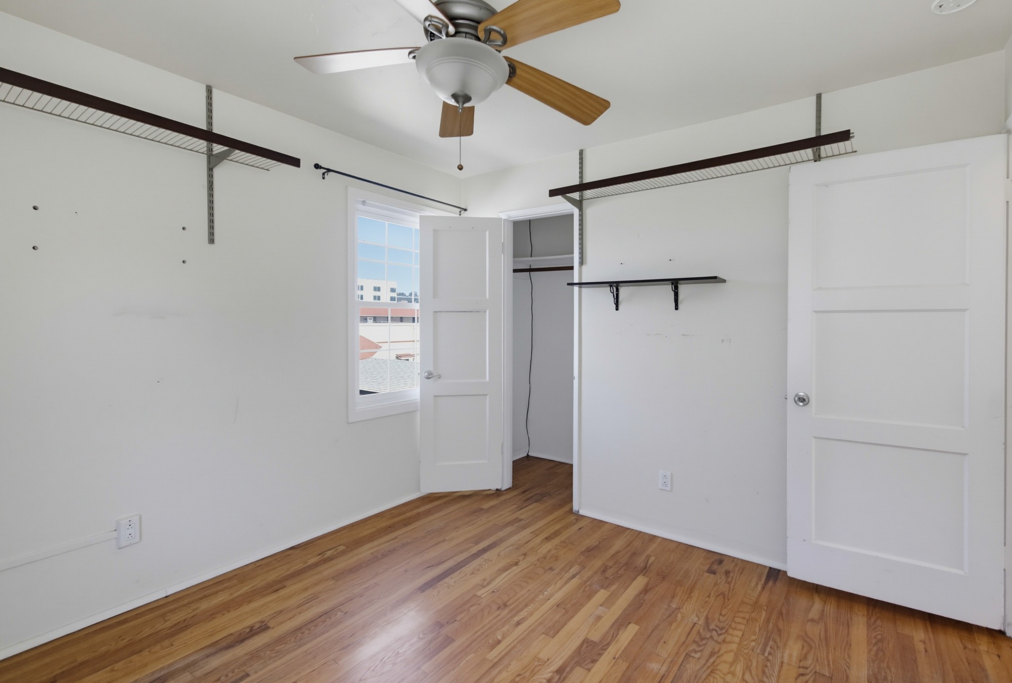 Virtual tour photo 25 of 53 for 8810 Hayes St