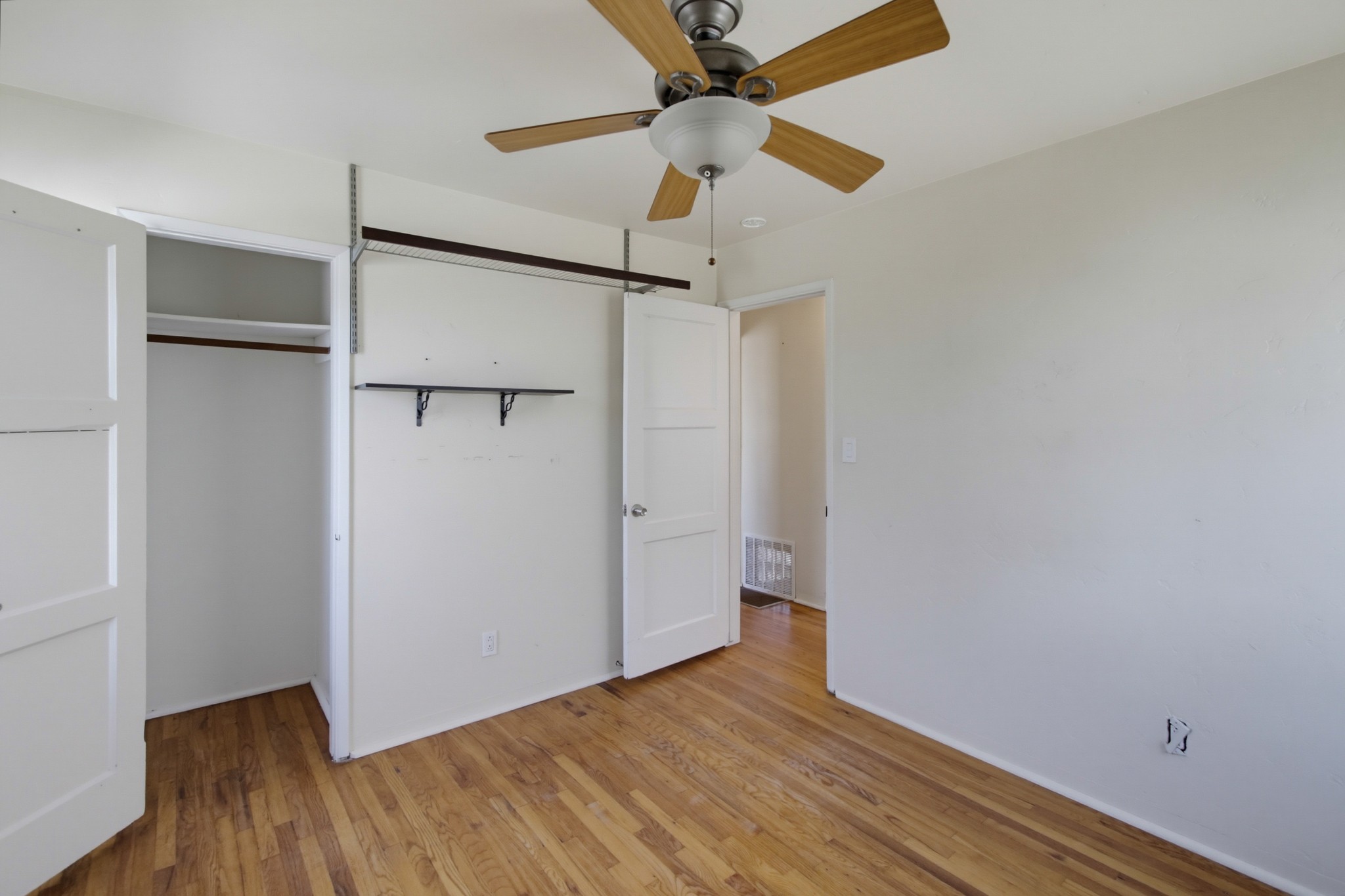 Virtual tour photo 26 of 53 for 8810 Hayes St
