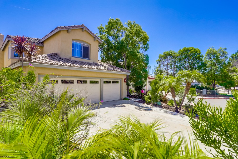 Virtual tour photo 6 of 52 for 8813 Gainsborough Ave