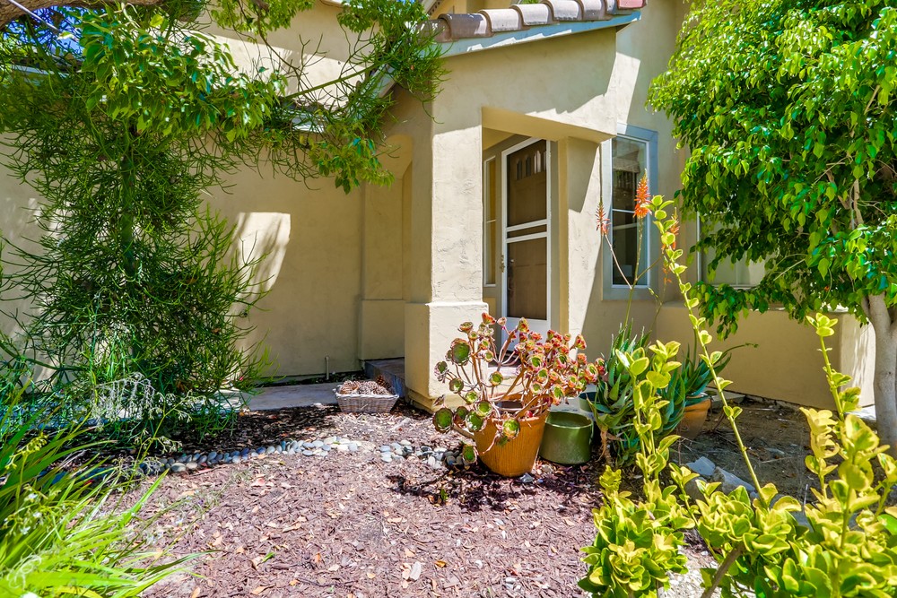 Virtual tour photo 7 of 52 for 8813 Gainsborough Ave