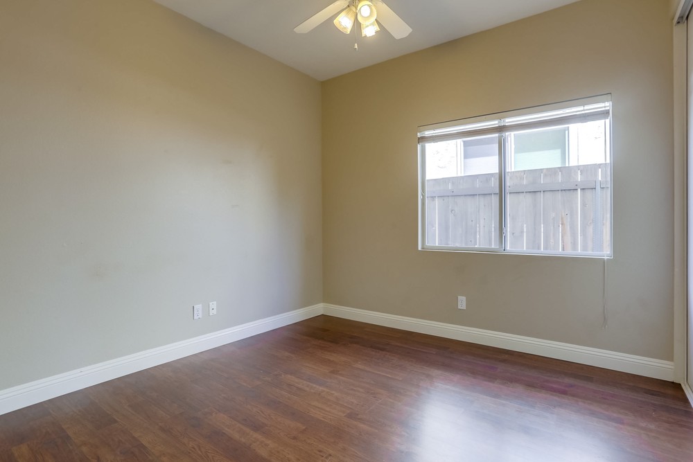 Virtual tour photo 40 of 52 for 8813 Gainsborough Ave