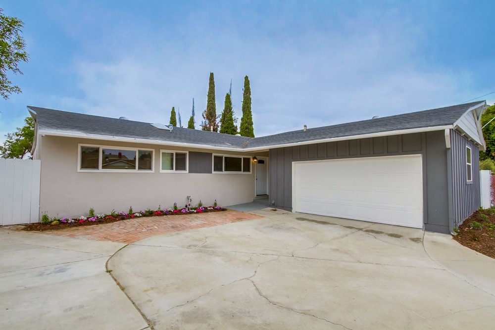 Virtual tour photo 4 of 39 for 8815 Whelan Dr