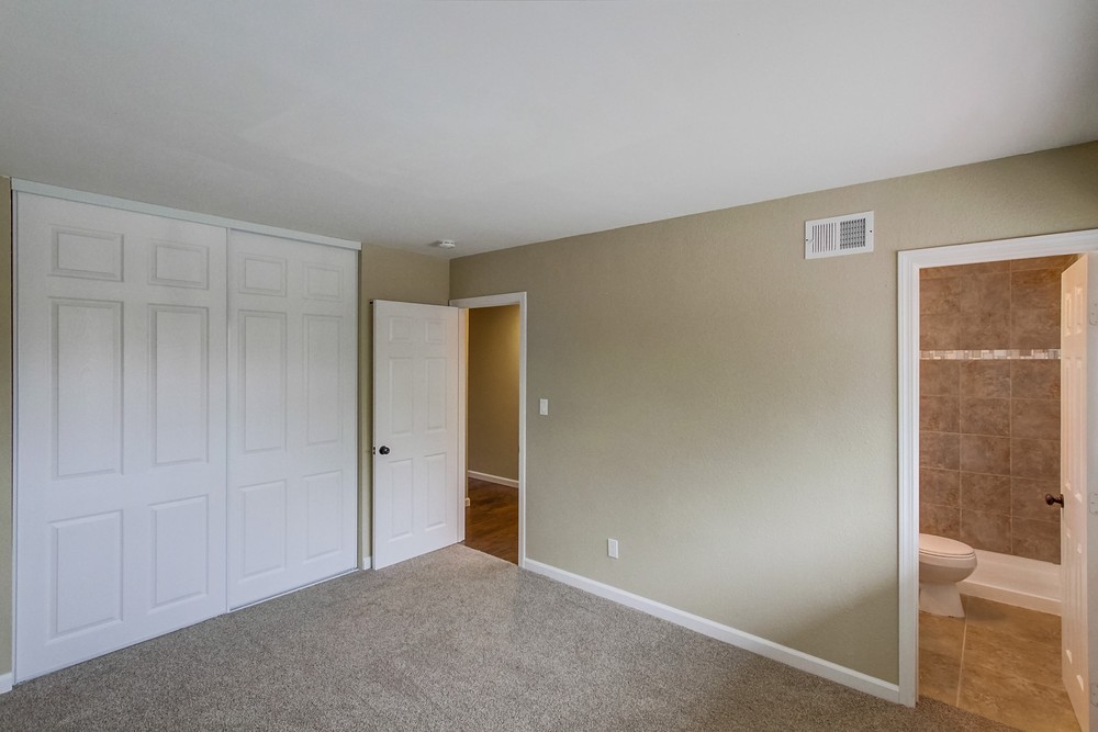 Virtual tour photo 26 of 39 for 8815 Whelan Dr