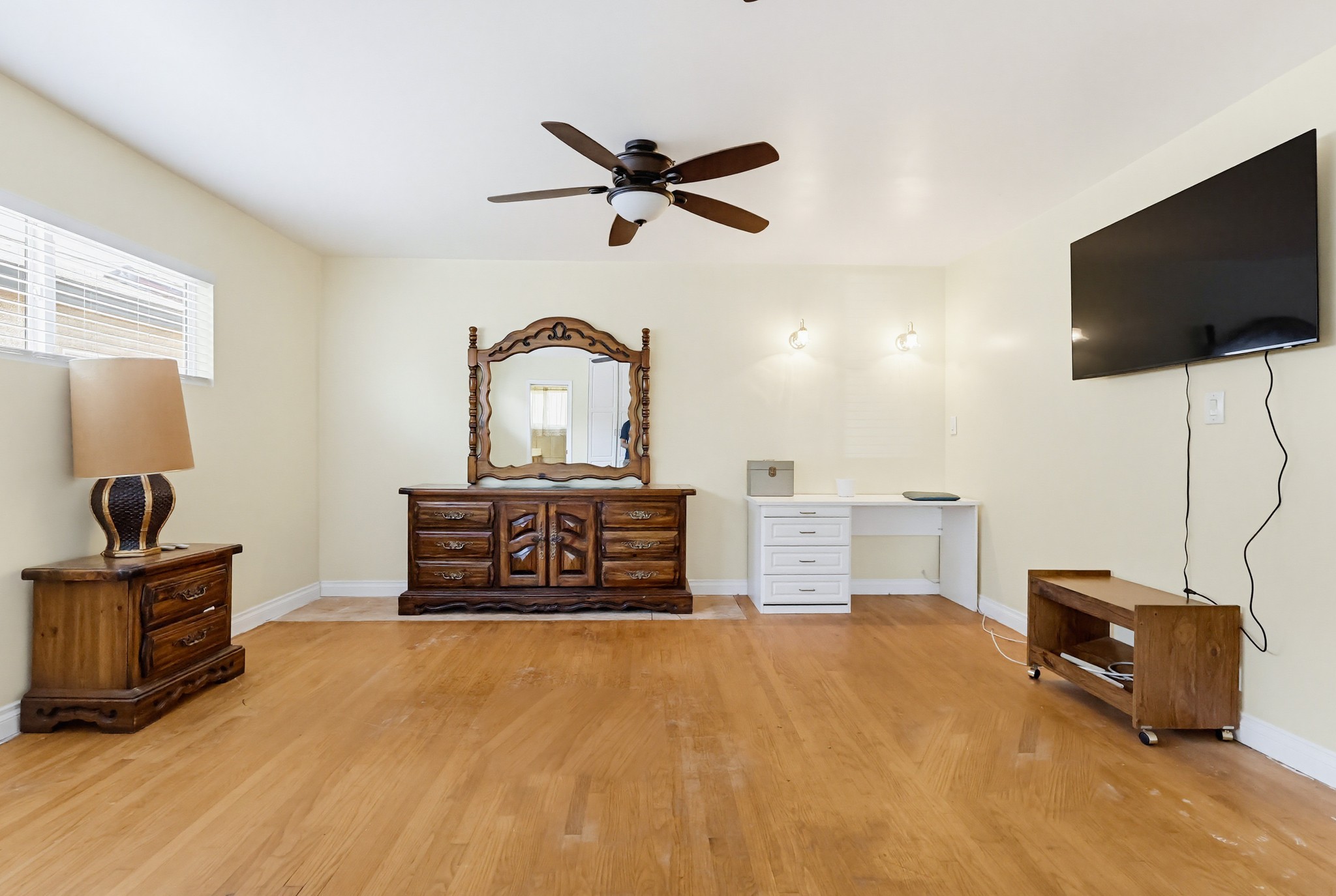 Virtual tour photo 27 of 60 for 8818 Aldrich St