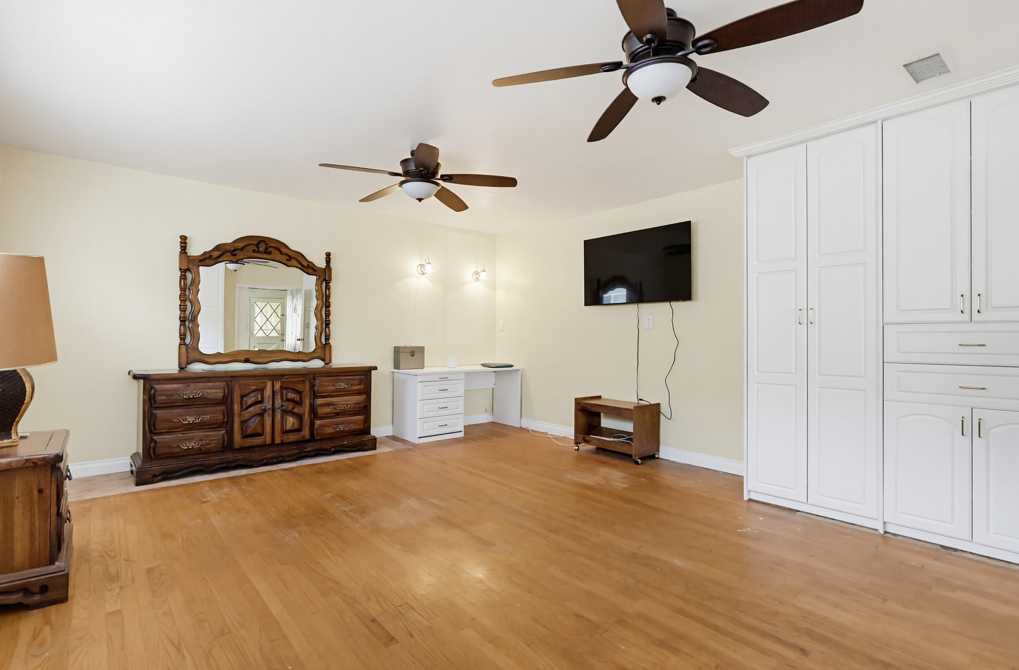 Virtual tour photo 28 of 60 for 8818 Aldrich St