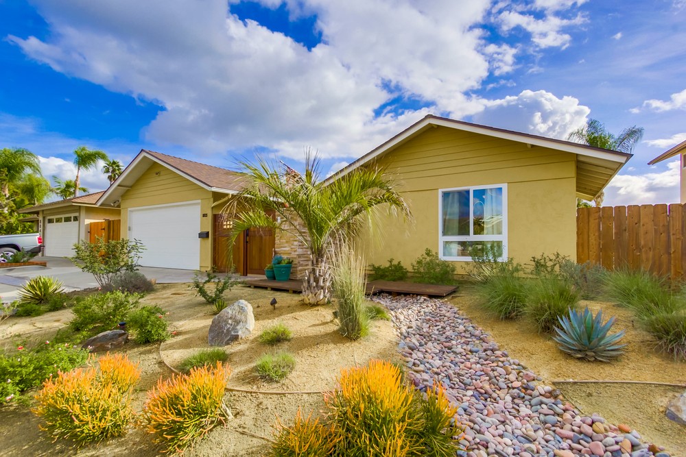 Virtual tour photo 5 of 44 for 8825 Highsmith Ln