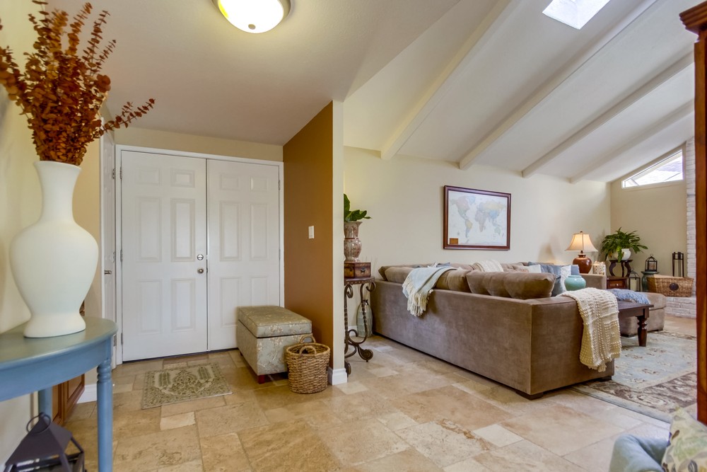 Virtual tour photo 8 of 44 for 8825 Highsmith Ln