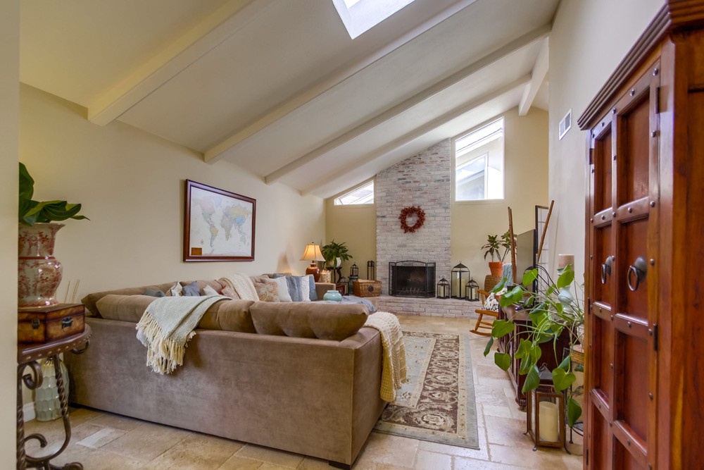 Virtual tour photo 9 of 44 for 8825 Highsmith Ln