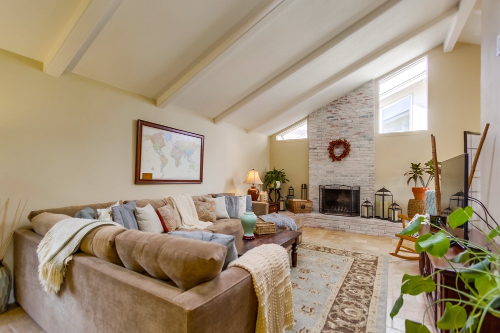 Virtual tour photo 10 of 44 for 8825 Highsmith Ln