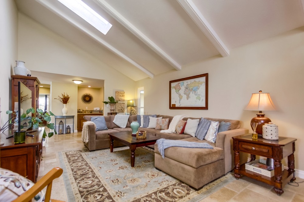 Virtual tour photo 11 of 44 for 8825 Highsmith Ln
