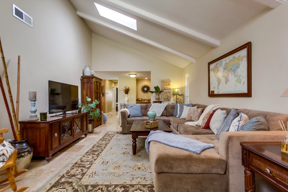 Virtual tour photo 12 of 44 for 8825 Highsmith Ln