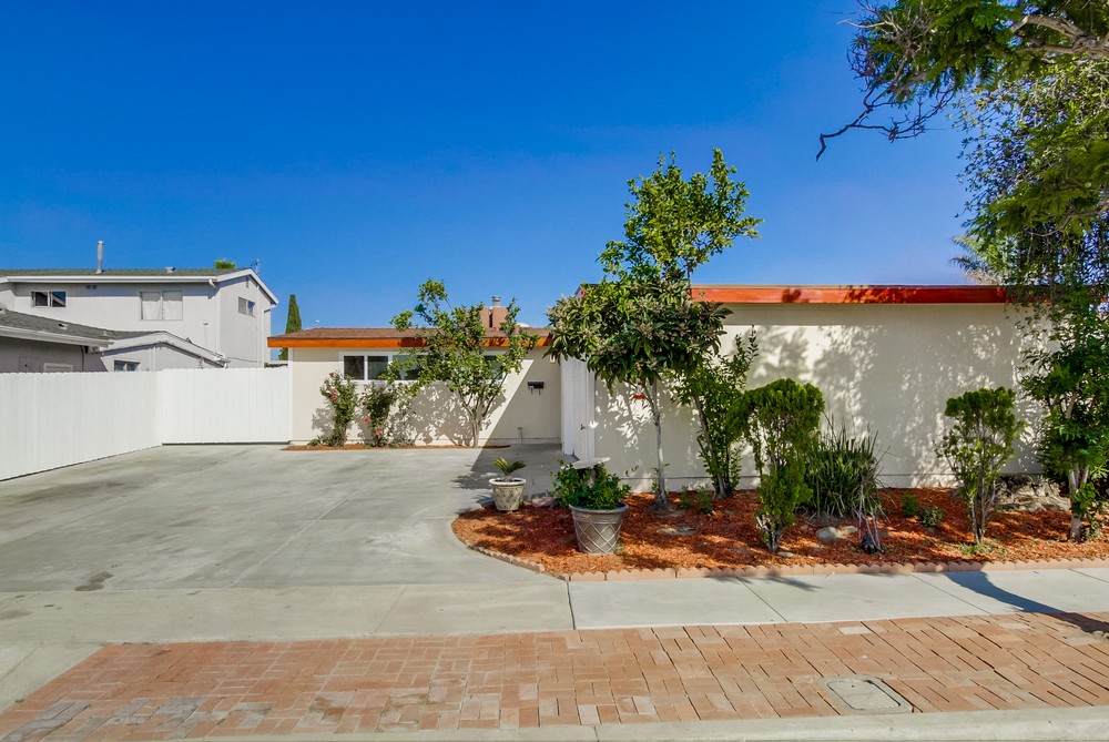 Virtual tour photo 3 of 33 for 8834 Gramercy Dr